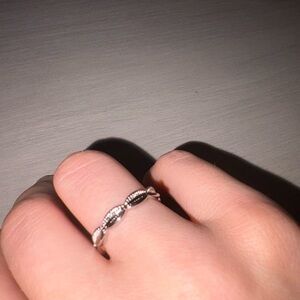 18k white gold plated  Twisted Band Ring Ajustable